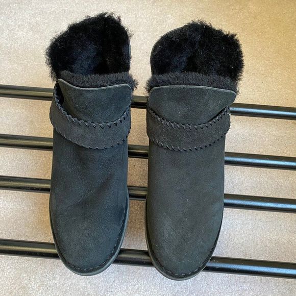 UGG Women 1012358 McKay Genuine Sheepskin Boots - NEW NWOB - Picture 2 of 9